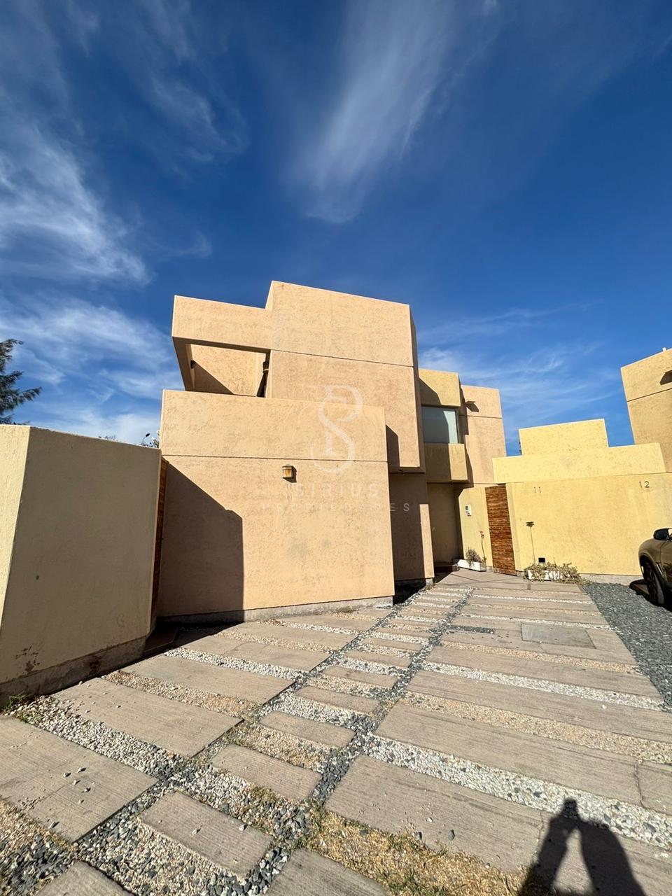 Arriendo de casa en Condominio