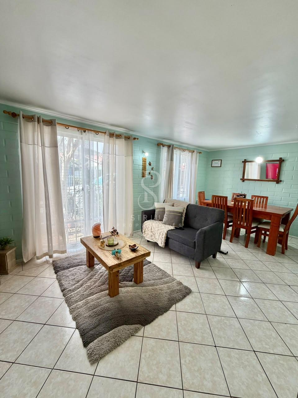 Venta de casa en villa cerrada